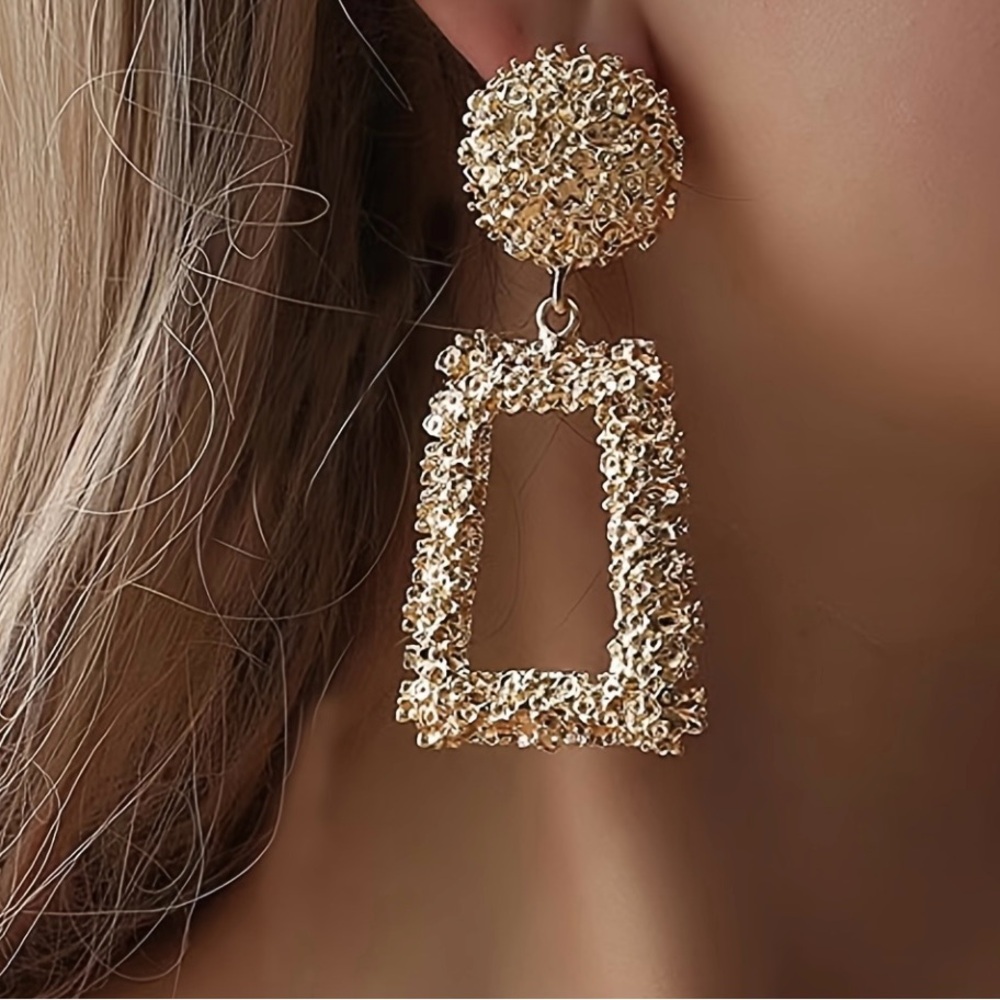 Elegant Gold Statement Earrings